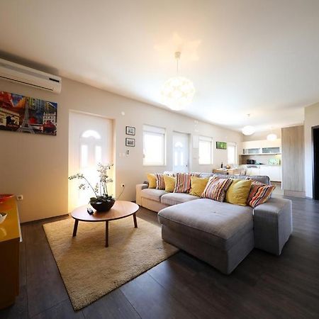 Luxury Apartment Rougemarin Pakostane Exterior photo